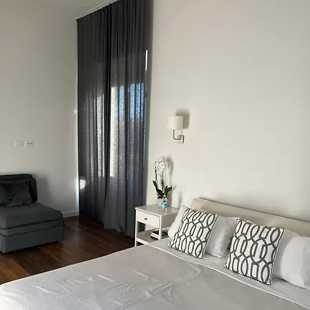 Santa Rosa Florence Apartments 3 Bedrooms - Private Parking Exterior photo